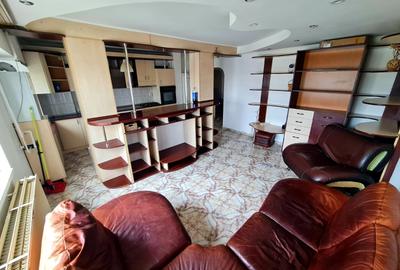 Apartament cu 3 camere decomandat în Nicolina - 1