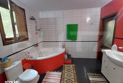 Casă cu 5 camere cu Teren 1720 Mp în Ipotești