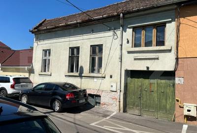 Casa de vanzare, cu 4 camere, 103 mp, zona semicentrala