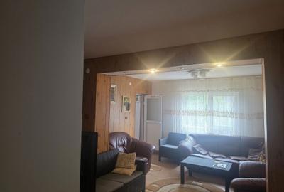 Casă cu 4 camere în Central - 2