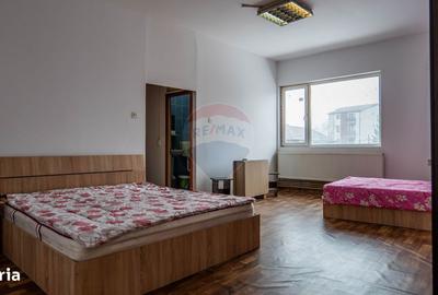 Casă cu 4 camere cu Teren 150 Mp în Central