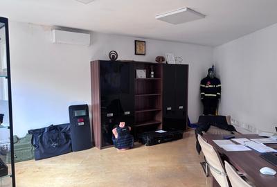 Casă cu 8 camere cu Canalizare în Cotroceni - 2