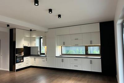 Apartament cu 4 camere decomandat, mobilat în Strejnicu - 3