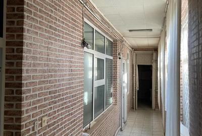 Casă cu Teren 375 Mp în Central - 3