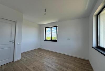 VILA IN CORBEANCA - OSTRATU // CURTE 364 MP // 5 CAMERE - 17