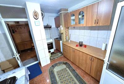Apartament 3 camere -cartier e3 - 9