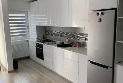 Apartament cu 3 camere decomandat în Central - 2