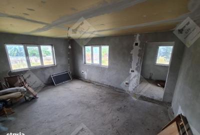 Casă cu 4 camere decomandat în Garoafa - 11