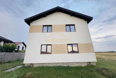 BG70-Casa Duplex 3 cam,Curte privata 100mp - 2