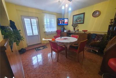 Casă cu 6 camere cu Teren 824 Mp în Central - 6