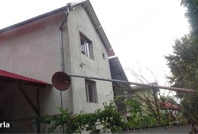 Casă cu 2 camere cu Teren 240 Mp în Central - 1