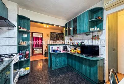 Ap. 4 camere in Deva, zona ultracentrala, Str. Imparatul Traian, 95 mp, decomandat, etaj 4.