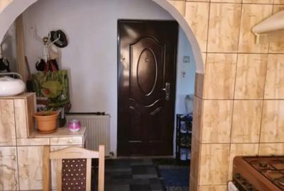Apartament cu 2 camere semidecomandat în Filiași - 3