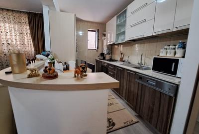Apartament cu 2 camere decomandat în Băneasa