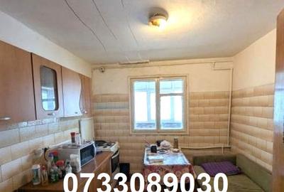 Apartament cu 3 camere decomandat în Drumul Taberei