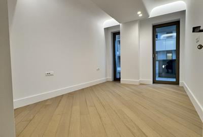 Apartament cu 3 camere decomandat în Băneasa