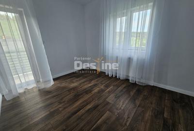 Duplex cu 4 camere cu Canalizare în Tomești - 8