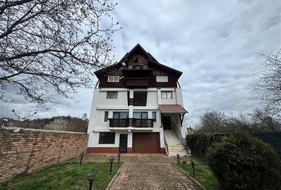 Casă individuală cu 4 camere în Central