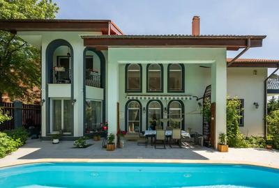 Casă cu 7 camere cu Canalizare în Ultracentral - 1