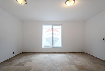 COMISION 0 | Birou modern si luminos la casa cu gradina p... - 1