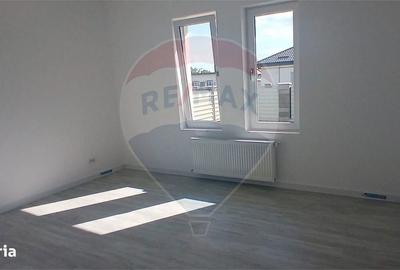 Casă cu 3 camere cu Teren 273 Mp în Crevedia - 1