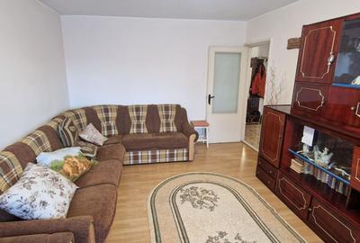 Doua camere decomandate, etajul 1. - 2