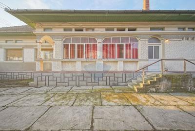 Casă cu 6 camere cu Teren 2134 Mp în Cincu