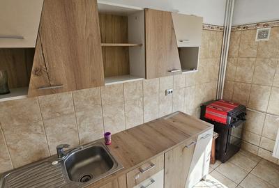 Apartament cu 3 camere decomandat în 13 Septembrie - 12