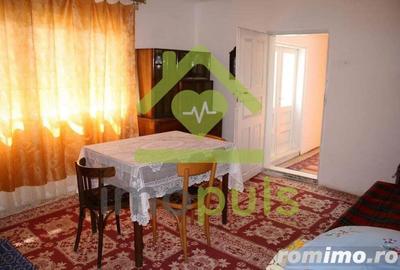 Casă cu 8 camere cu Teren 1100 Mp în Obârșia-Cloșani