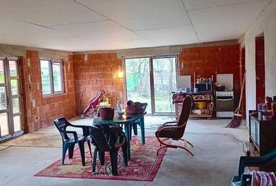 Casă cu 4 camere cu Teren 3000 Mp în Central - 9