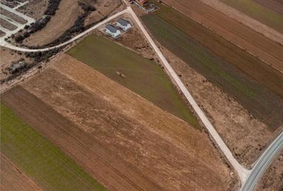 Teren de 5500 mp, în Tărlungeni