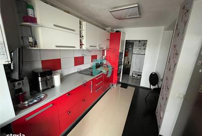 Apartament cu 3 camere decomandat, mobilat în Tractorul - 18