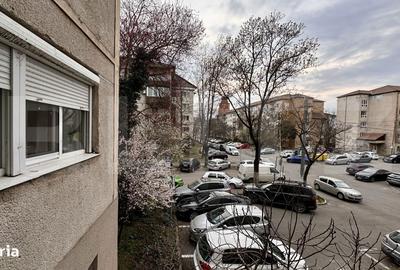 Apartament cu 3 camere decomandat în Decebal