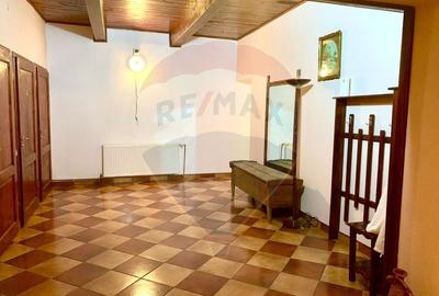 Hotel/Pensiune, de 659 mp, în Bulz - 16