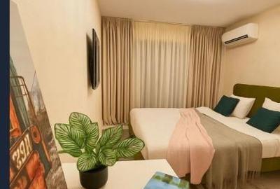 Apartament 3 camere, Expozitiei