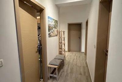 Apartament cu 3 camere semidecomandat în Girocului - 1