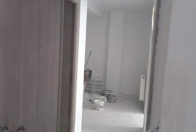 Apartament cu 3 camere decomandat în Florești - 2