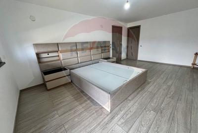 Casă cu 8 camere cu Teren 792 Mp în Cristian - 15