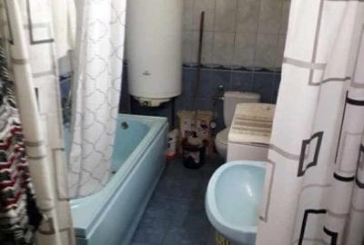 De vanzare casa  2 camere  pe str. Matei Corvin curte comuna - 2