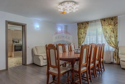 Casă / Vilă cu 10 camere de vânzare in Moieciu de Jos - 13