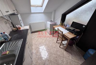 Apartament cu 3 camere semidecomandat în Central - 9