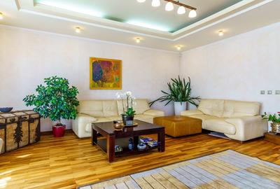 Casa deosebita cu 6 camere de vanzare in zona Andrei Muresanu - 4