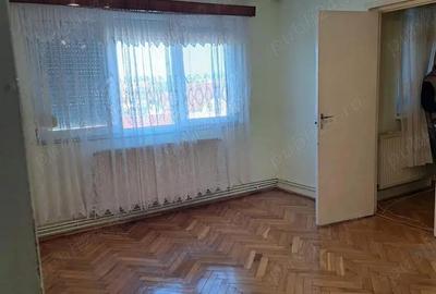 Apartament cu 2 camere semidecomandat în 14 Mai - 1