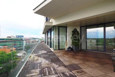 Apartament cu 4 camere decomandat în Herăstrău