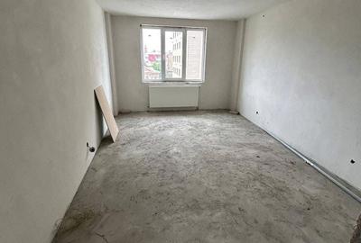 Apartament cu 3 camere decomandat în Central - 1