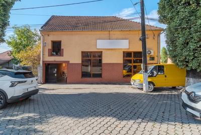 Spațiu comercial, de 200 mp, în Central - 3