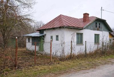 Casă cu Teren 713 Mp în Central