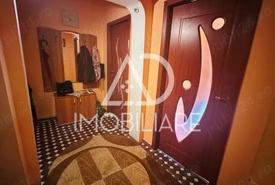 Apartament cu 3 camere semidecomandat în 9 Mai - 8