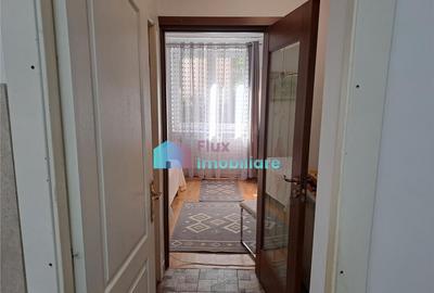 Apartament cu 2 camere zona centrala renovat recent - 9