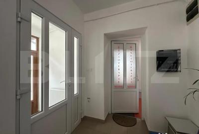 Spațiu comercial, de 55 mp, în Central - 1